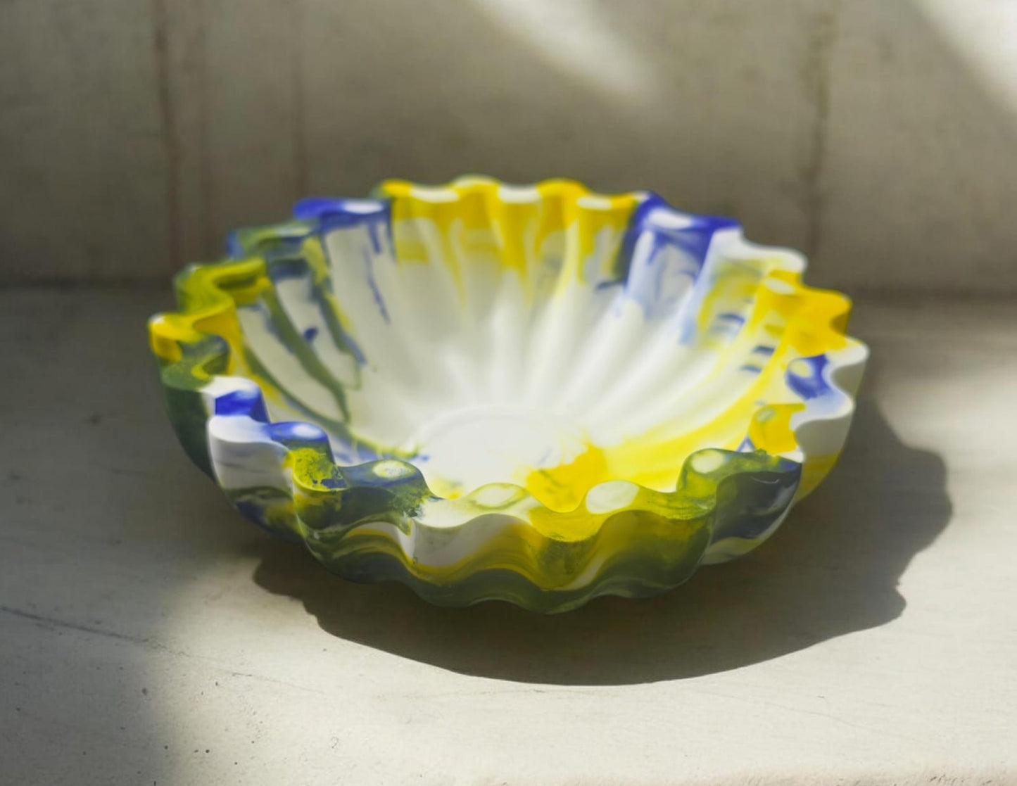 Hand poured marbled ruffle dish yellow and cobalt blue Jesmonite — Sweety Botanica UAE