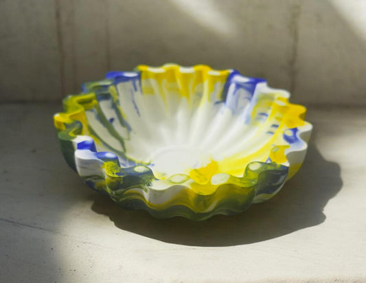 Hand poured marbled ruffle dish yellow and cobalt blue Jesmonite — Sweety Botanica UAE
