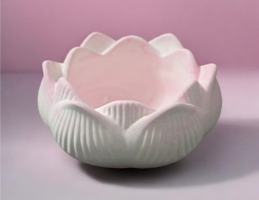 Conch Jesmonite seashell bowl blush pink marbled — Sweety Botanica UAE